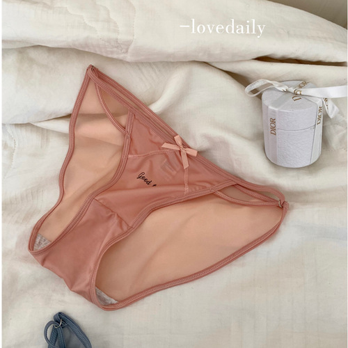 High-sexy goddess ~ Japanese thin milk silk women's low-waist underwear with high slits sexy pure desire girls' briefs