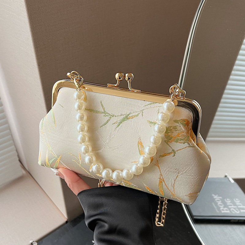 Artistic Chinese-Style New Chinese-Style Handbag 2026 Model Bamboo Leaf National Style Hanfu Women's Bag Pearl Handbag Clutch Gift Artistic Chinese-Style New Chinese-Style Handbag 2026 Model Bamboo Leaf National Style Hanfu Women's Bag Pearl Handbag Clutch Gift
