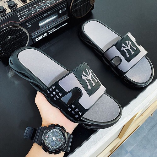 Slippers men's  summer outdoor new style men's soft-soled non-slip beach flip-flops personalized Vietnamese sandals
