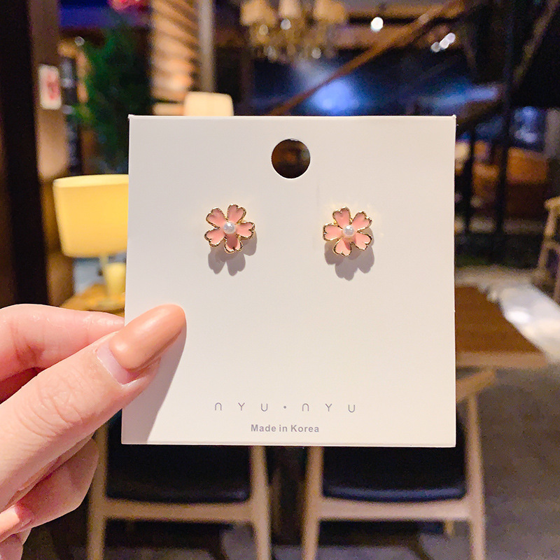Pendientes de perlas, pendientes de estilo caliente, lujo ligero, pendientes simples de celebridades de Internet, accesorios de Yiwu, venta al por mayor