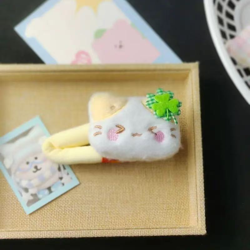 네잎클로버 수줍은 KT