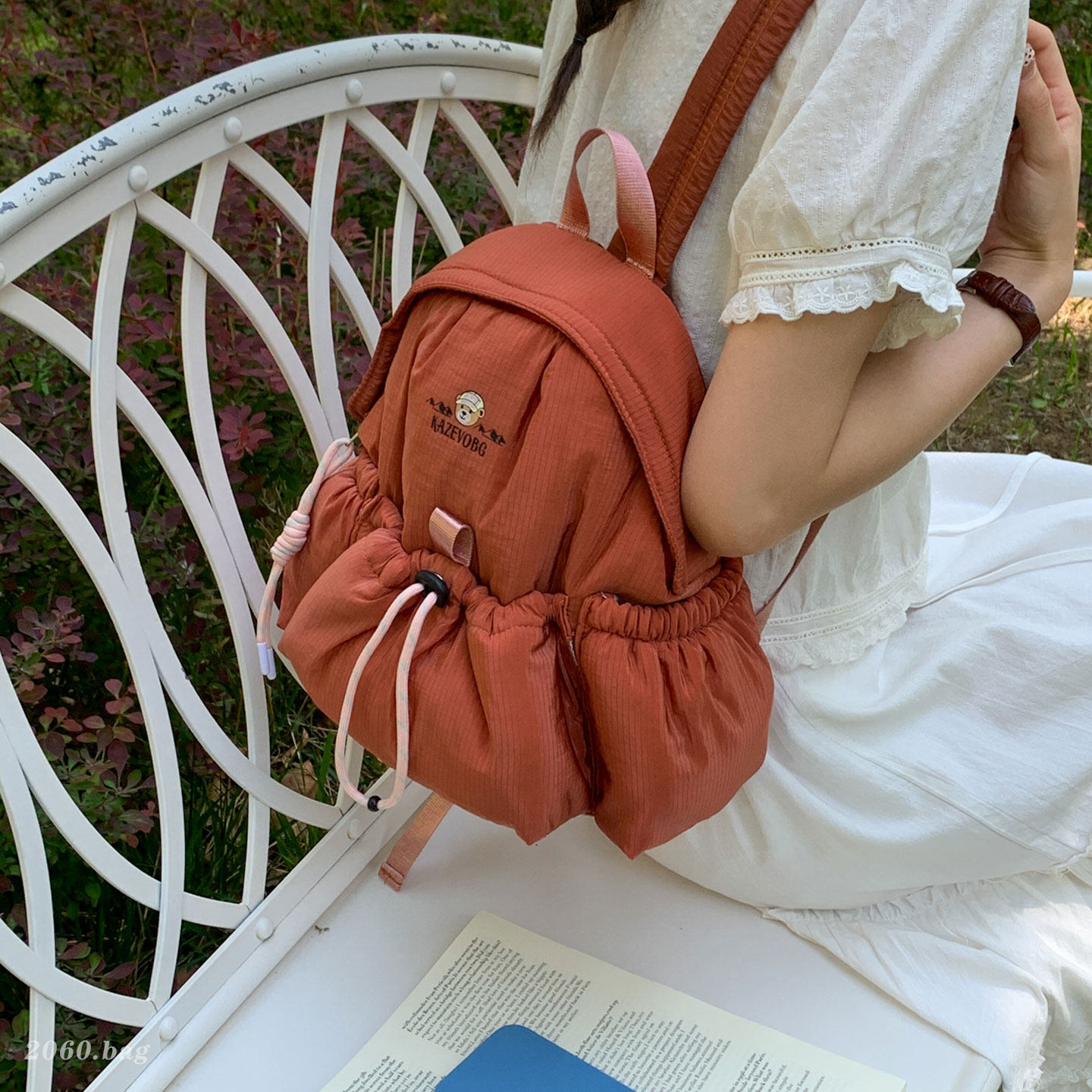Nuevo estilo de viaje 2026 Bundokou mujer mochila funcional ocio impermeable cuerda de extracción al aire libre mochila de montaña de viento ligera