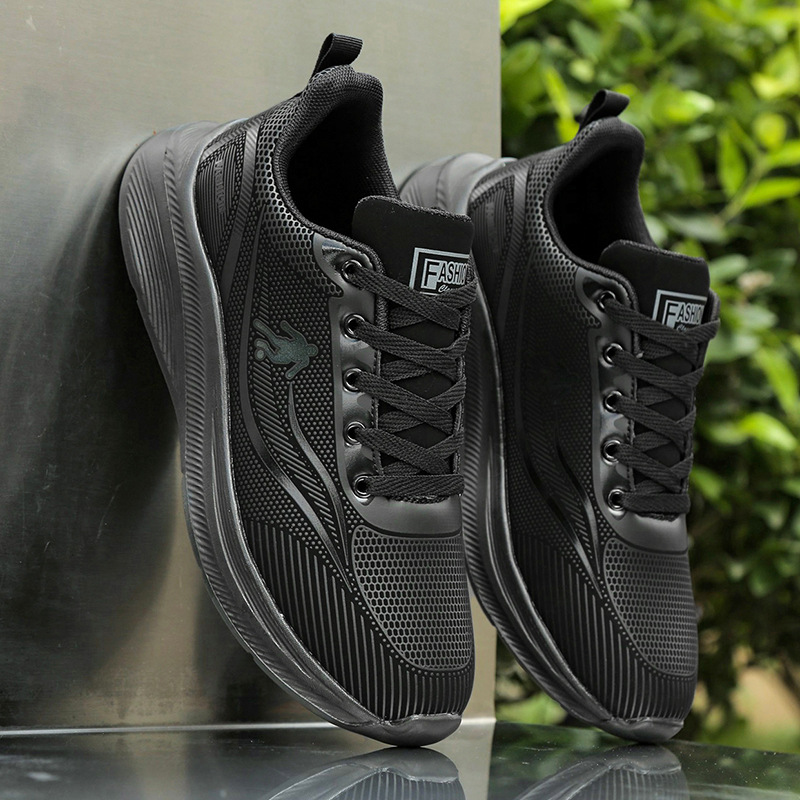 Otoño e invierno para hombres nuevos zapatos para hombres zapatos de trabajo negros casuales zapatos para correr zapatos deportivos de cuero comercio exterior transfronterizo