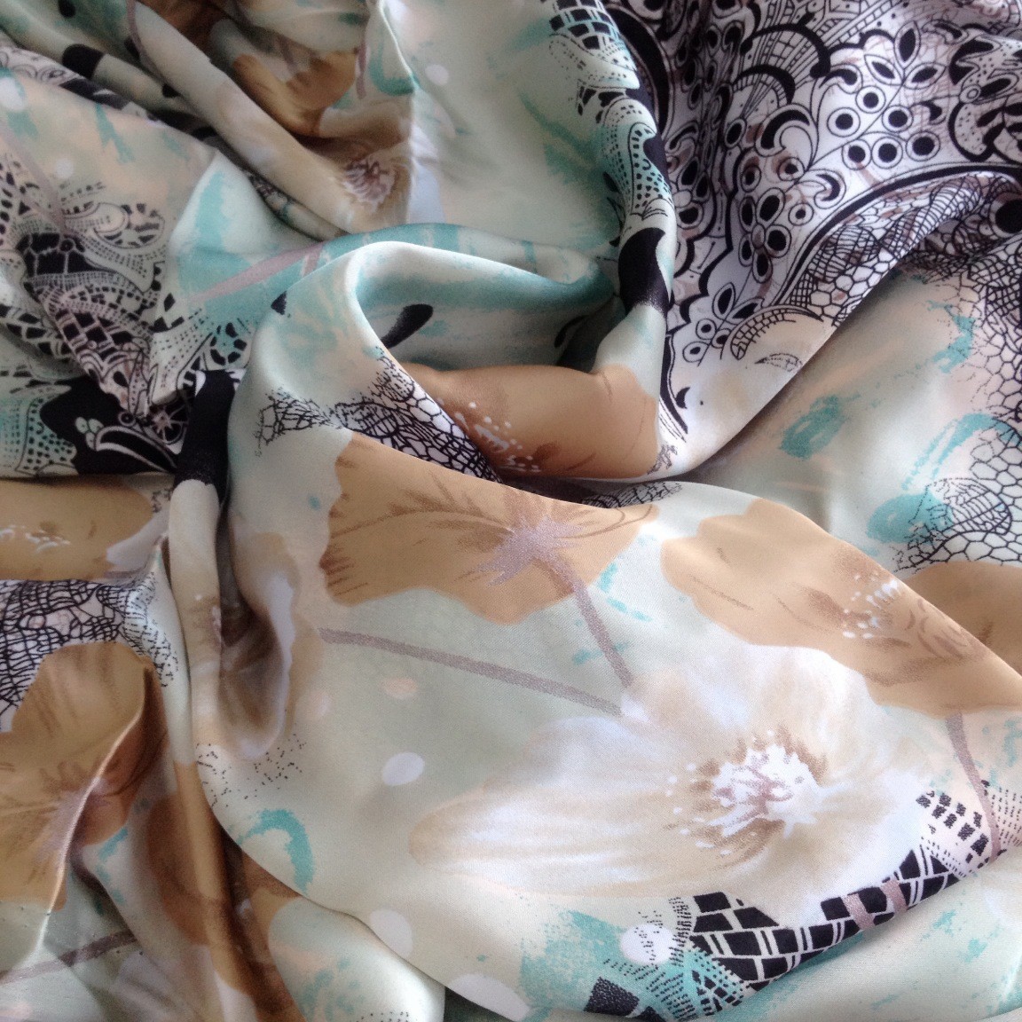 2025款 缎面仿真丝数码印花 时尚女装用料 内衣睡衣晚礼服用料