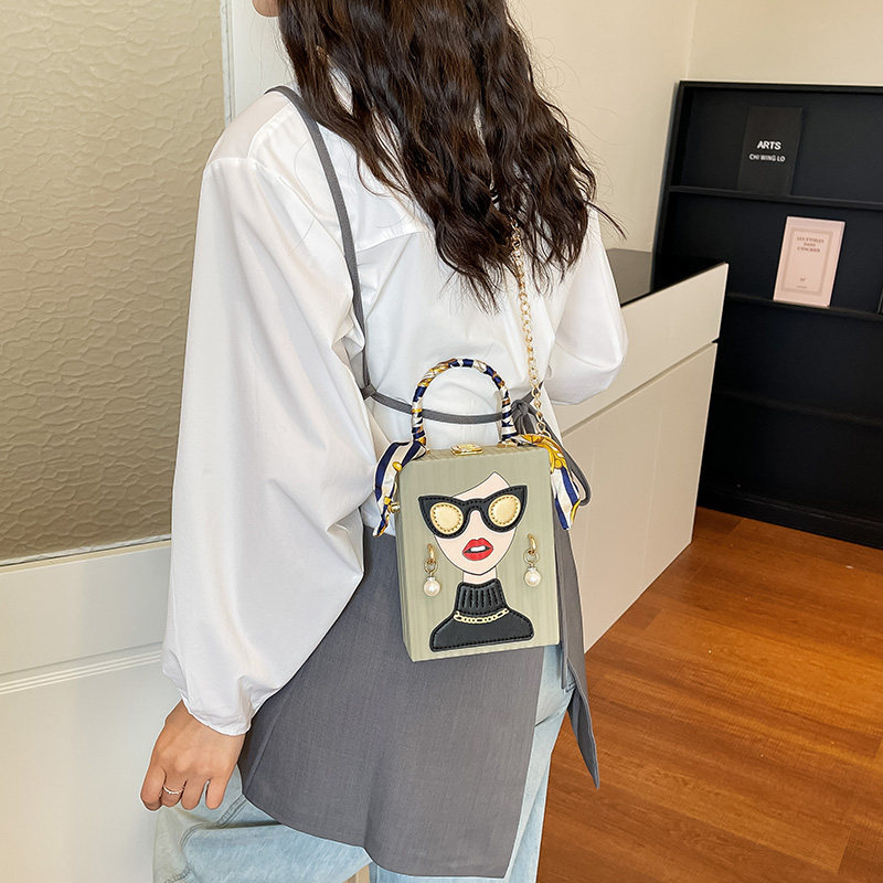 Cadena portátil de hombro nuevo 2026 bolso de mochila para mujeres teléfono móvil coreano cartón de nicho de viaje