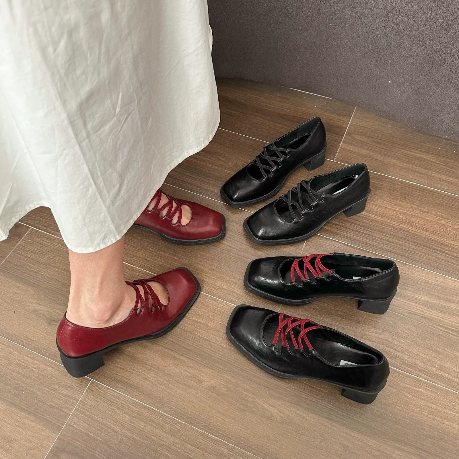 Французские туфли Мэри Джейн больших размеров, балетки с перекрестными ремешками для женской верхней одежды, весна 2025, новый стиль, туфли на толстом каблуке, средний каблук, квадратный носок