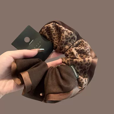 model, bun hair tie, elegant – Saç üçün rezinlər