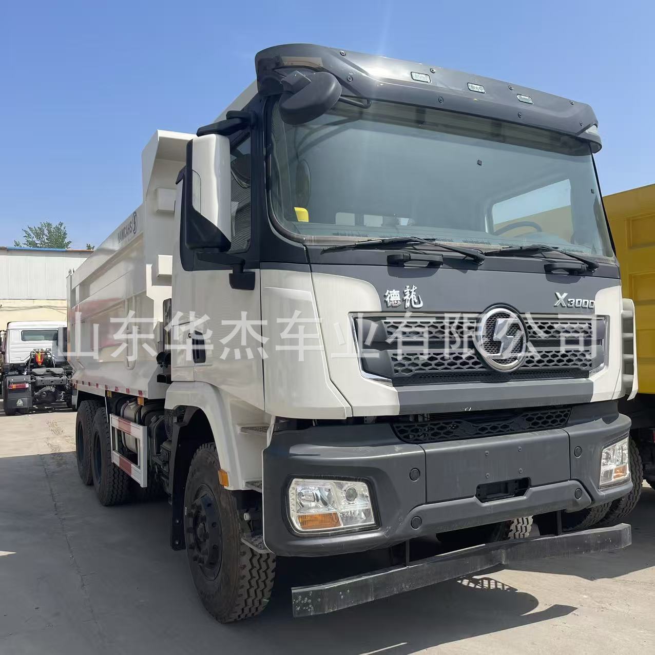 Cross-border export of self-loading trucks, Shaanqi Delong 6x4 dump trucks, muck trucks, X3000 heavy trucks for cross-border trade in Africa