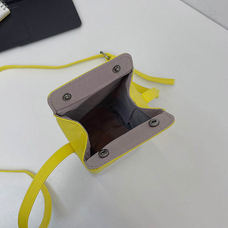 Small Pu Leather Fruit Square Buckle Crossbody Bag display picture 52