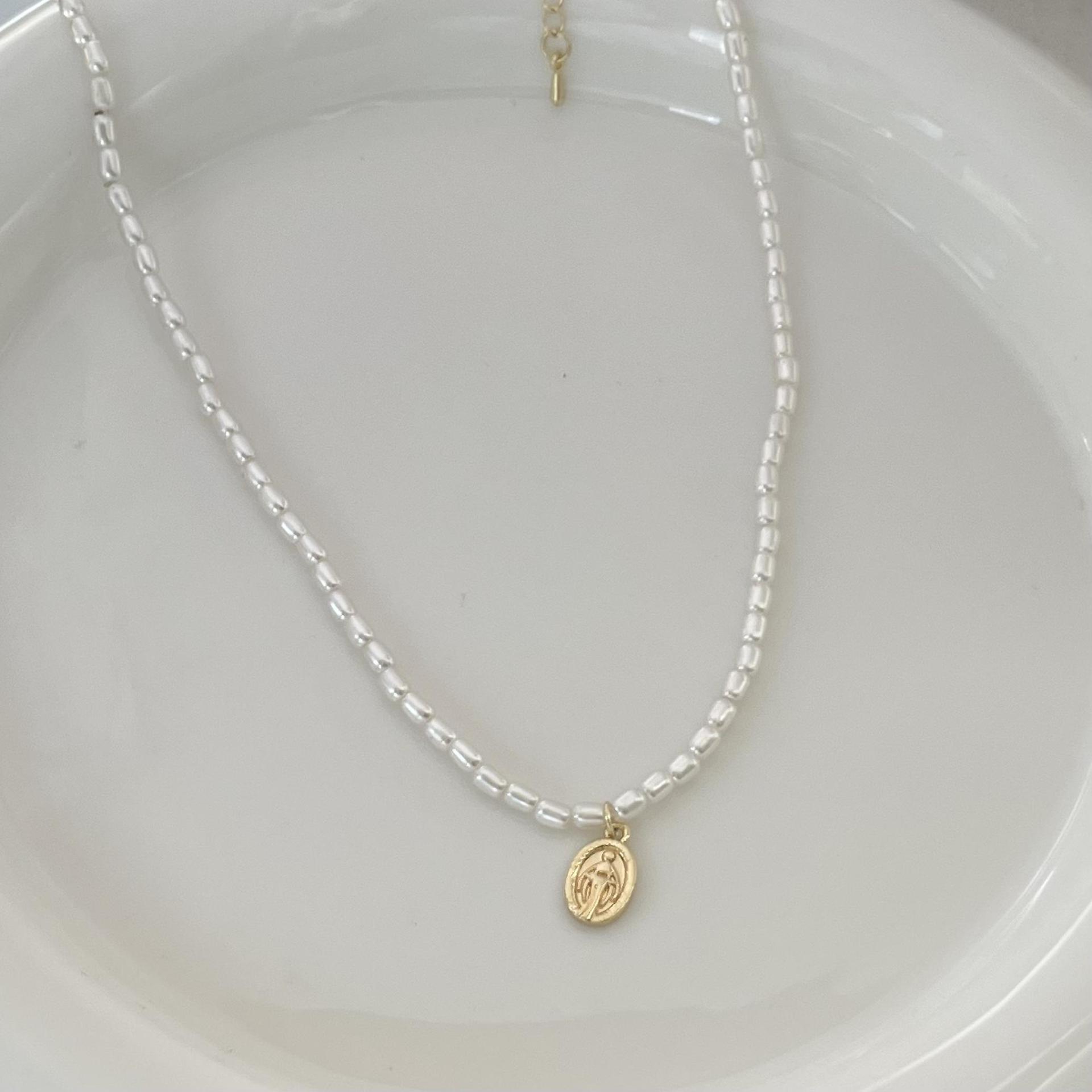 Fashion Oval Mixed materials Pearl Pendant Necklace