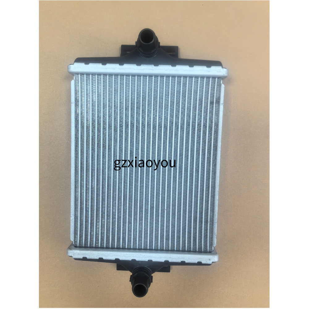 适用于宝马3系 F 30 /4系F 32 辅助水箱（中冷器）OE 17117628057
