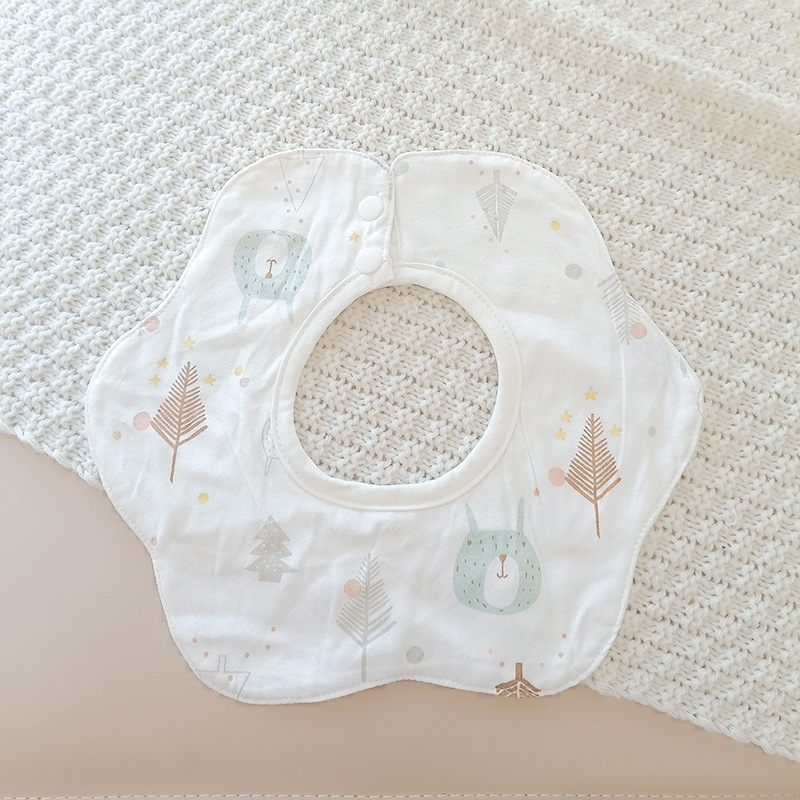 Bebé recién nacido otoño e invierno nuevo estilo flor saliva toalla algodón bebé impermeable escupir babero 360 grados rotación