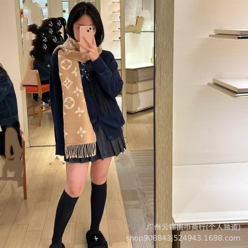 秋冬季新款羊毛围巾女士字母流苏老花披肩双面干枯粉长款LOGO围脖|undefined