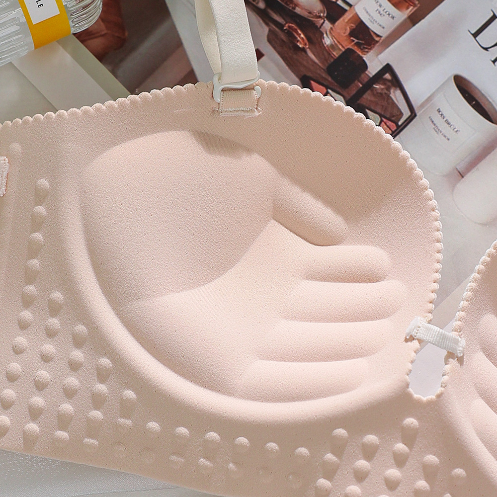Ropa interior de mujer de una pieza de copa antideslizante sin tirantes sin costuras de una pieza simple brillante pequeño pecho Sujetador push up inalámbrico