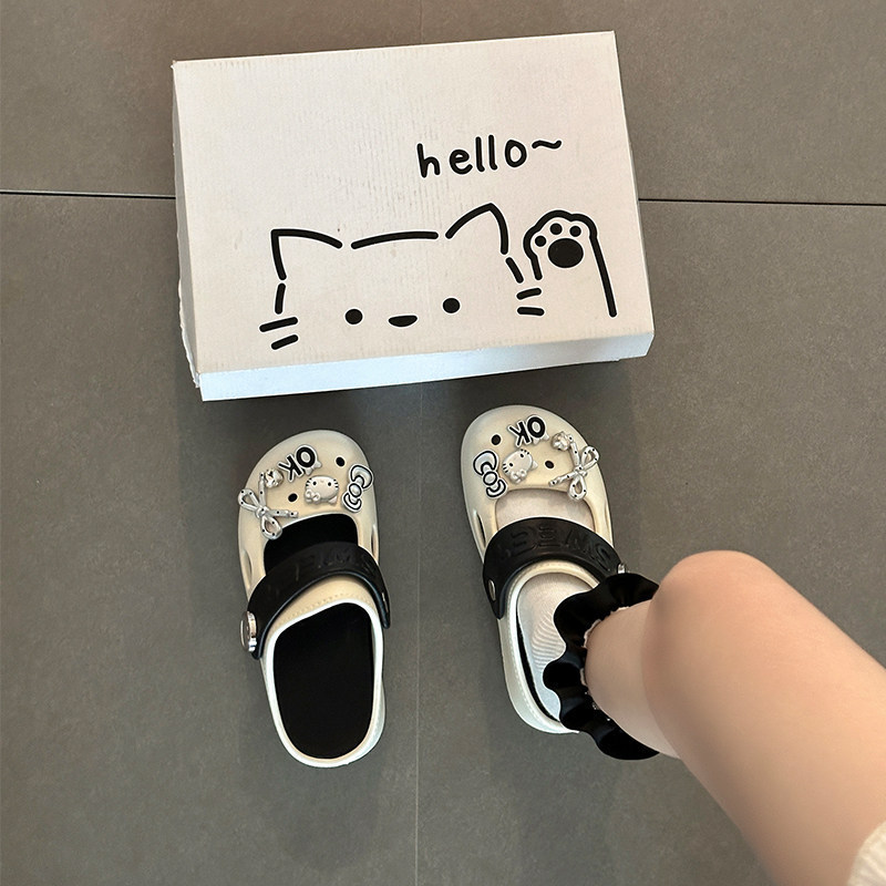 Accessories: Two-Way Perforated Shoes for Women, 2026 Summer Cute Style Cartoon Closed-Toe Sandals, Non-Slip Slippers, Outdoor Shoes for Girls