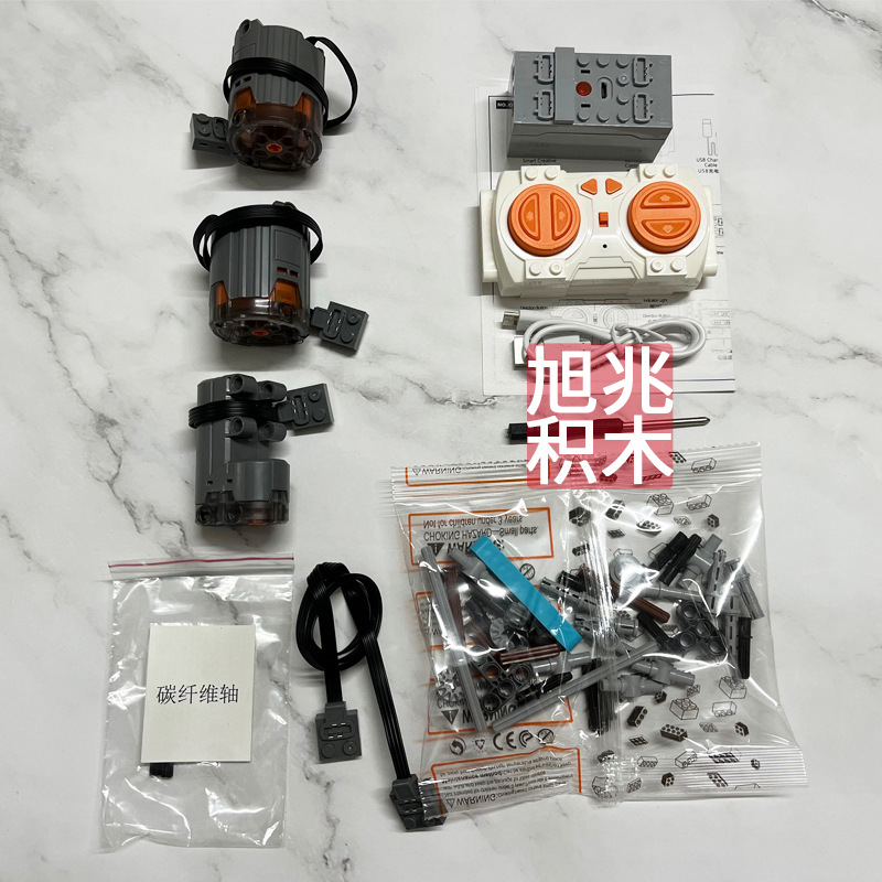 682 大兰博➕碳纤维 黑爆水印