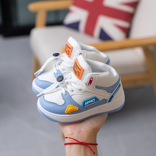 Children's sports sneakers with a padded sole, available in both spring 2024 and high-top basketball styles. Designed for both girls and boys, suitable for kindergarten use.