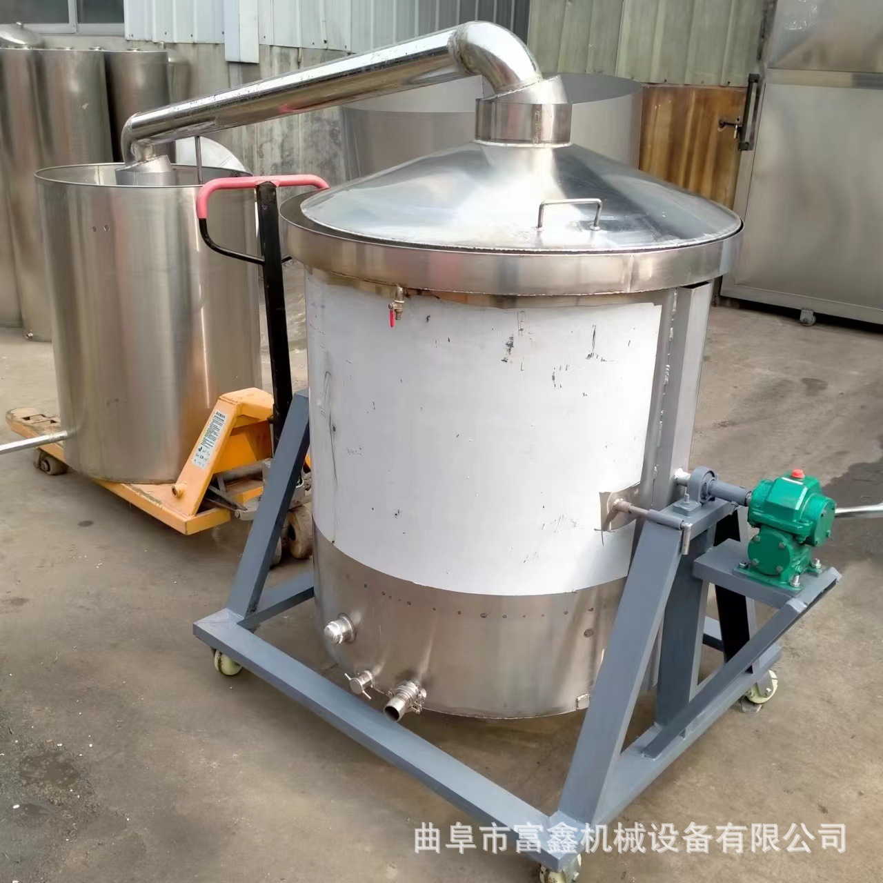 供应不锈钢玉米粮食酿酒设备 高粱白酒蒸酒机械 200斤蒸酒锅图片