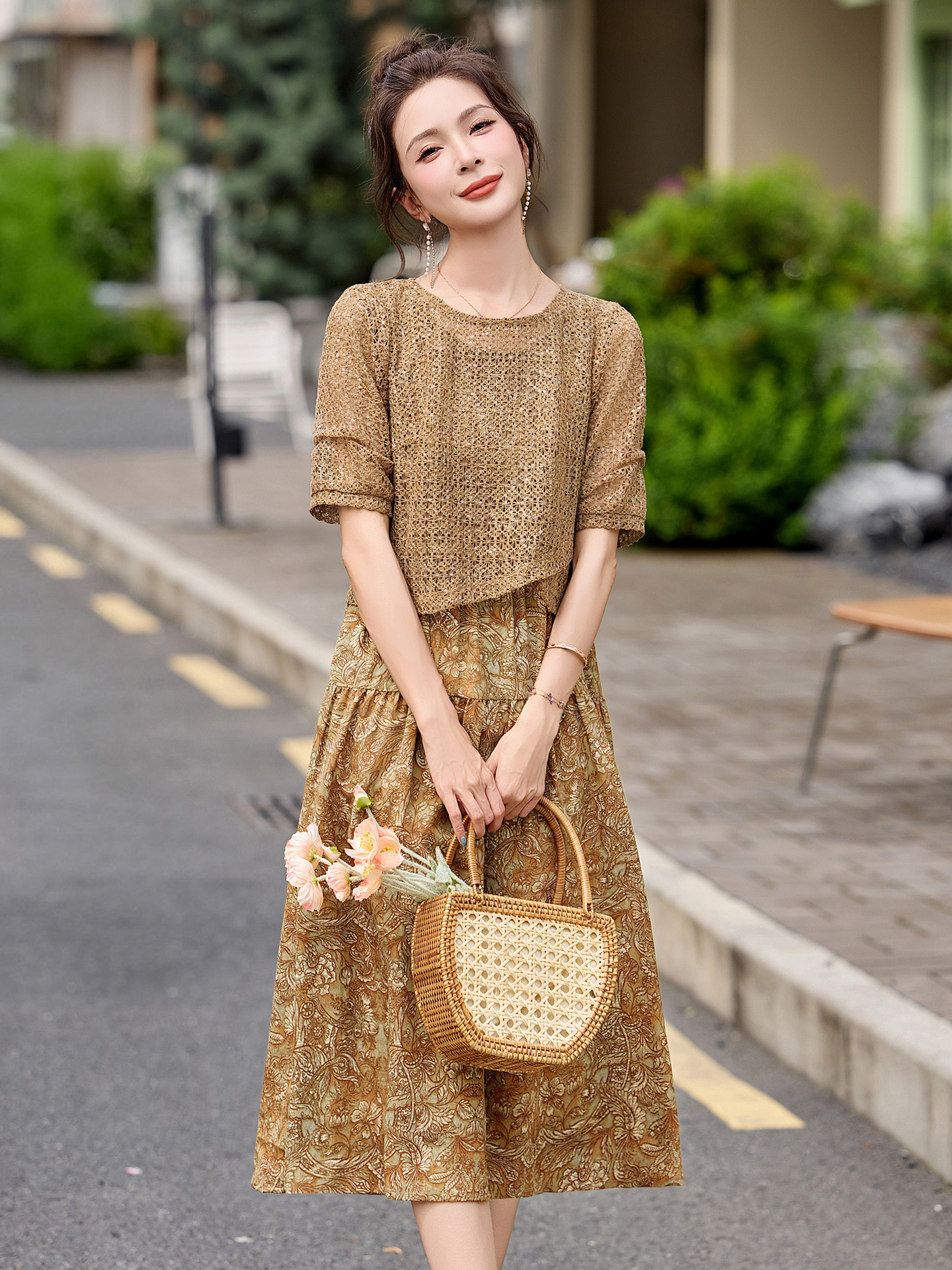 Đầm hai dây maxi nữ họa tiết hoa nhí phối ren WA9518 — Xanh lông mòng đen, màu kaki