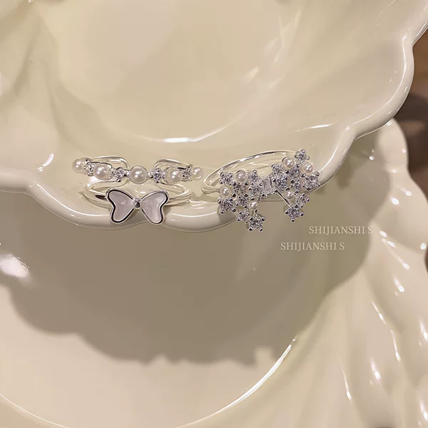 "Milky Apricot" Gentle Fairy Pearl Double Butterfly Zircon Ring for Women, Same Style as on Xiaohongshu, Korean Style for Commuting and Dating