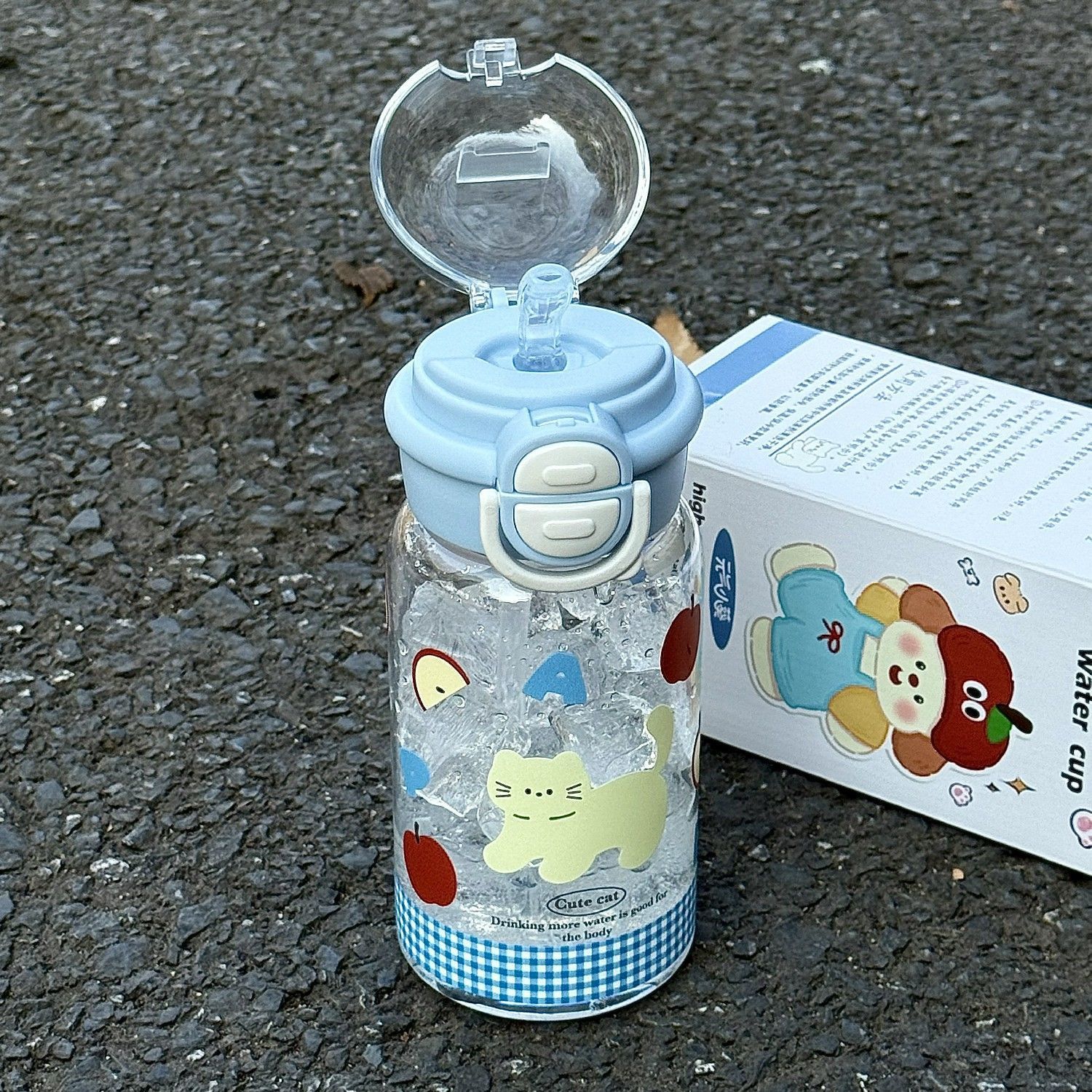 Taza de plástico de alto valor nominal, taza de agua casera para bebidas dobles, taza de paja a prueba de fugas simplista y hermosa para estudiantes masculinos y femeninos.