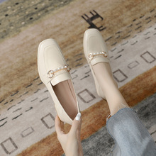 粗跟2025春季新款单鞋女百搭方头小皮鞋高跟漆皮女鞋气质