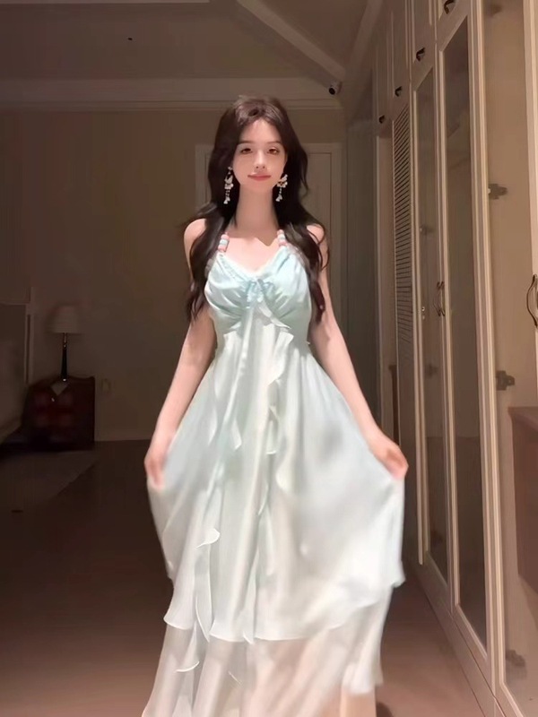 桔梗house海边度假风吊带连衣裙女夏季新款氛围感露背长裙子|undefined
