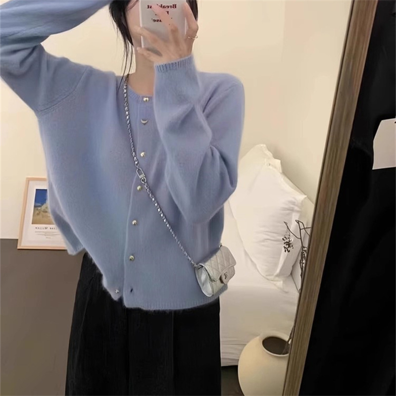 温柔气质纯色圆领针织毛衣开衫女秋冬软糯针织外套金扣慵懒上衣女|undefined