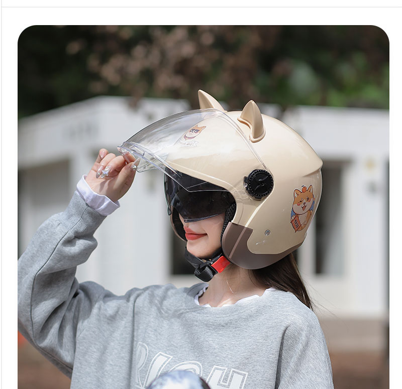 Helmet Women's Electric Vehicle Autumn and Winter Universal 2025 Electric Bicycle