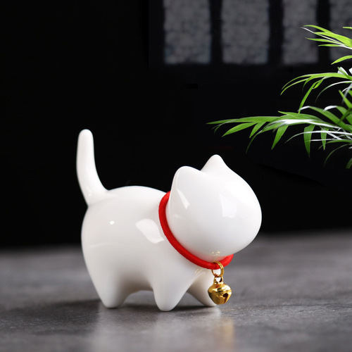 White Porcelain Cute Cat Tea Pet Small Decorative Piece Gongfu Tea Set Accessory Japanese Minimalist Zen Style Landscape Good Luck Ornament