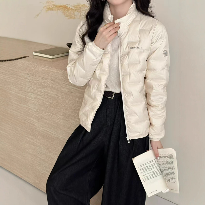 Affordable alternative to branded down jackets: lightweight, short-style women's down jacket, 2026 winter new collection, casual style, 90% white duck down, stand-up collar, baseball jacket Affordable alternative to branded down jackets: lightweight, short-style women's down jacket, 2026 winter new collection, casual style, 90% white duck down, stand-up collar, baseball jacket