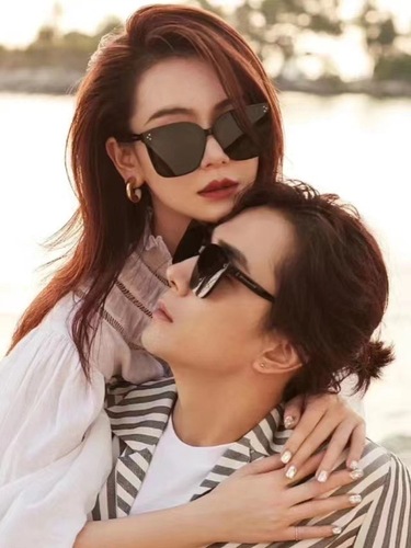 Small three-point sunglasses, square frame sunglasses, internet celebrity's same style, sun protection and UV protection, fashionable large frame, traffic diversion stall glasses
