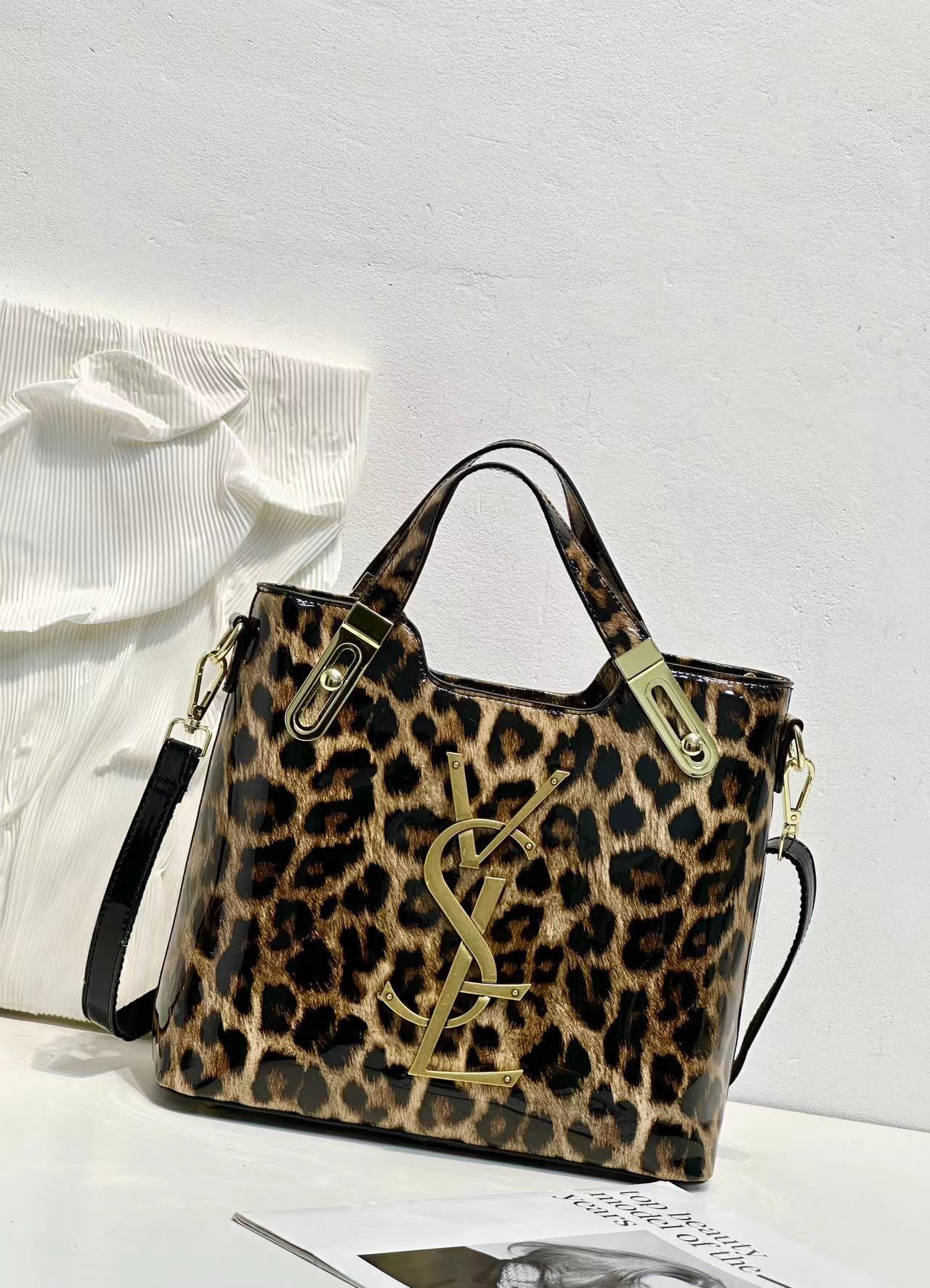 Leopardo (30 * 12 * 24)