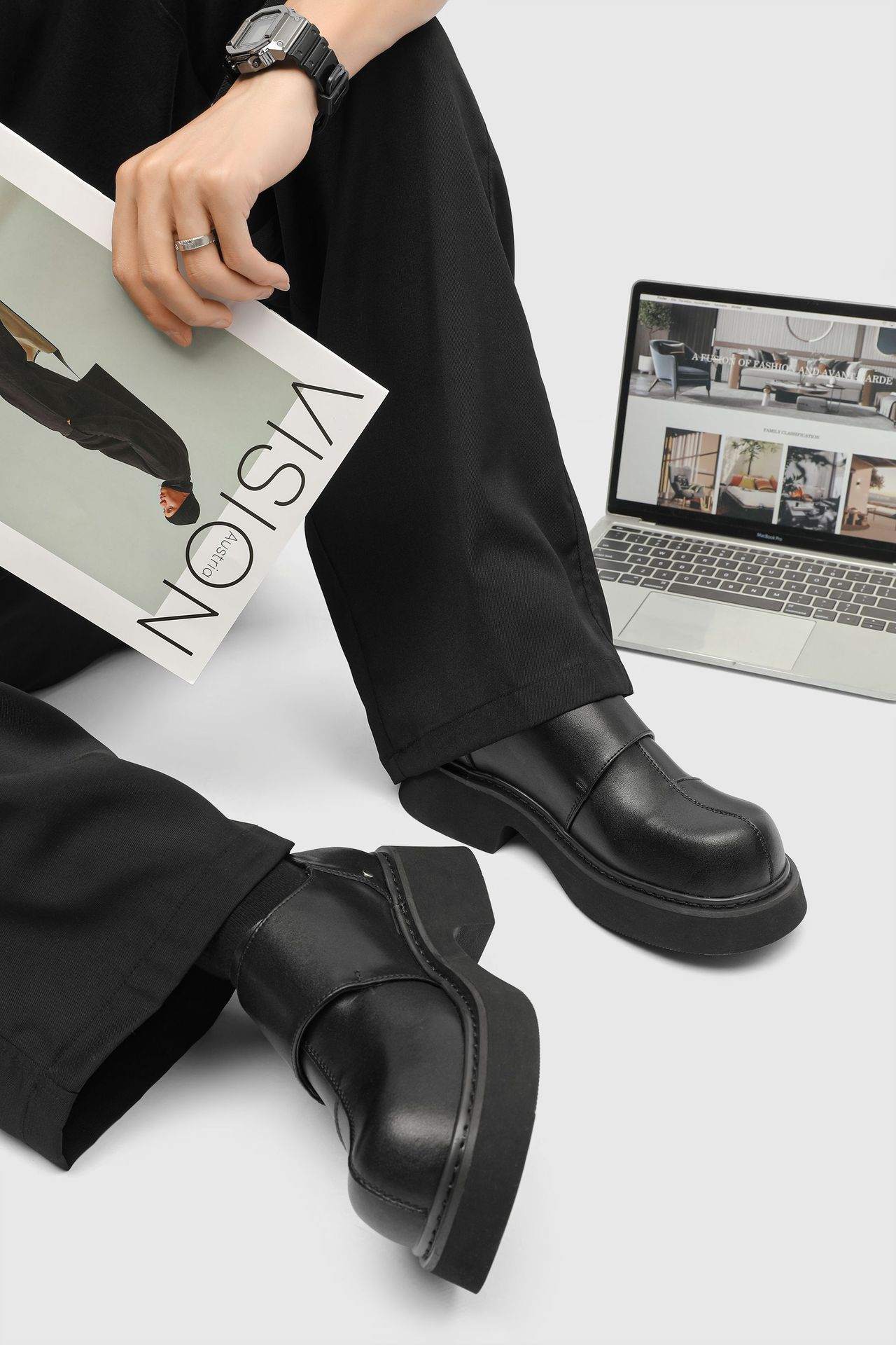 ShoeVault Printemps 2025 Nouvelle Niche Derby à semelle épaisse rehaussante pour hommes avec design surélevé, bout large, style business tendance pour hommes_voghion.com