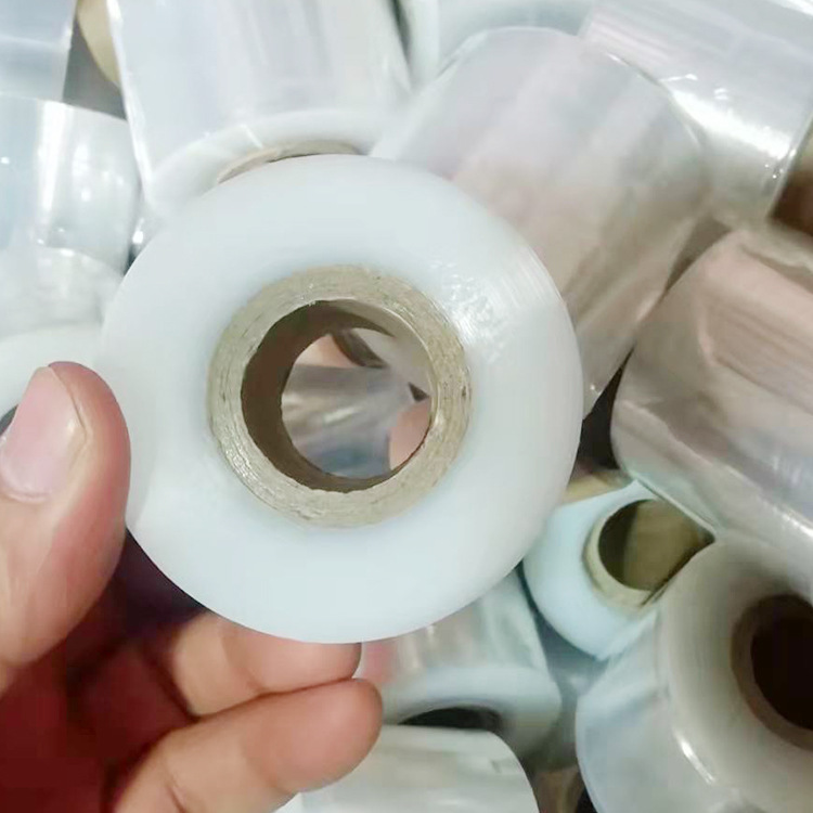 小卷缠绕膜25cm轮胎包装膜打包膜分切PE拉伸膜搬家打包膜厂家批发