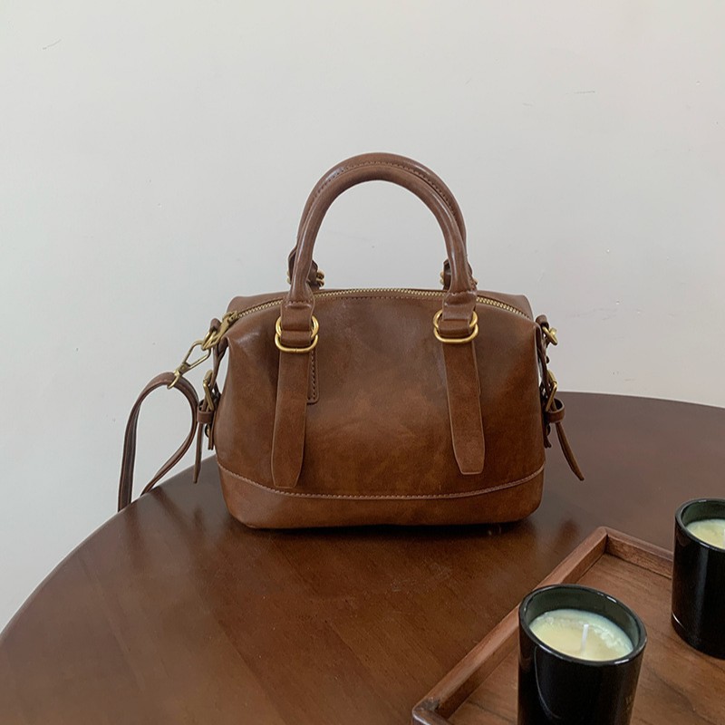 Vintage Niche Handheld Bowling Bag For Women Autumn 2026 New Trendy Korean Commuter Multifunctional Crossbody Bag