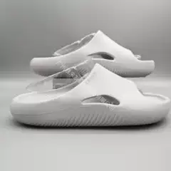 2025 New Bread Slide Sandals, Cross-Border Large Size Unisex Summer Closed-Toe Slippers Wholesale