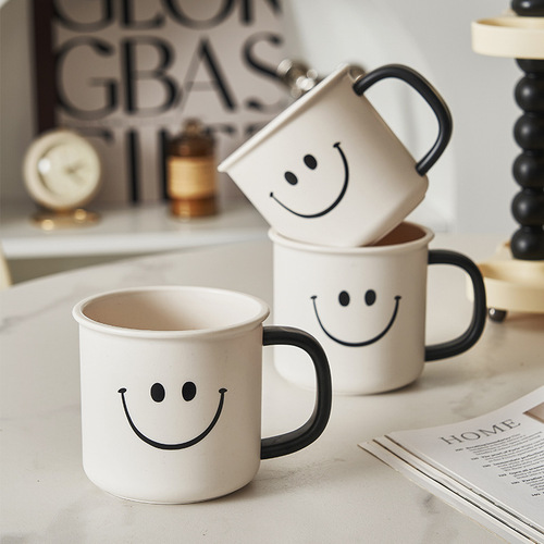 New smiling face mouthwash cup home bathroom parent-child toothbrushing cup INS style plastic mouth cup simple toothbrush cup water cup