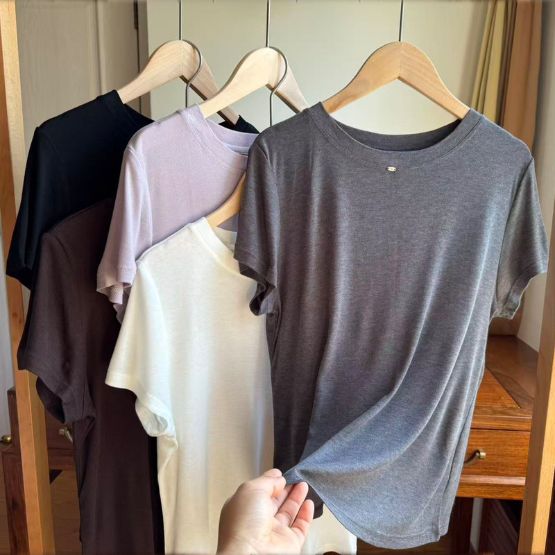 High-Quality Source Product with Silk and Lyocell, Decorative Buttons, Simple Straight Shoulder, Round Neck, Short-Sleeve T-Shirt for Women, Lightweight Mask-Like Top