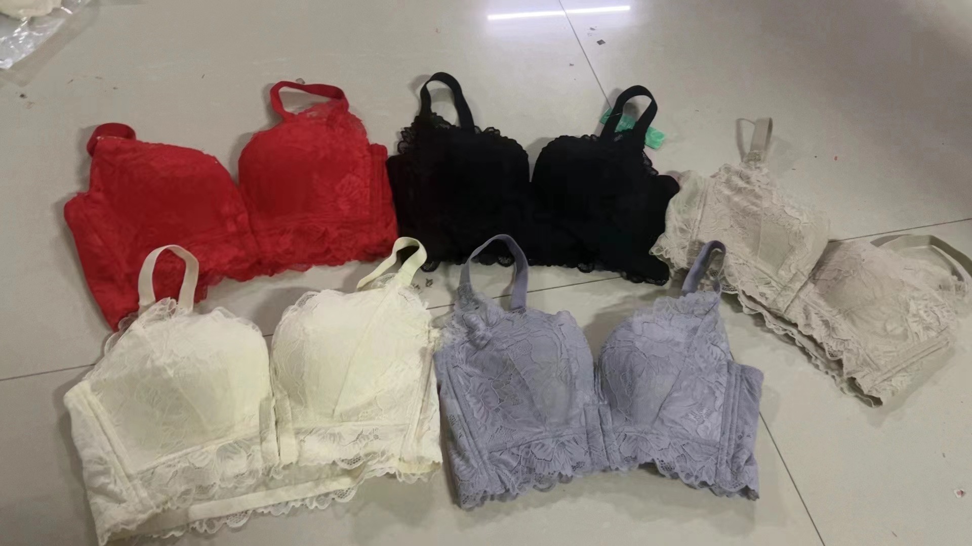 Nueva hebilla frontal multi-breasted ajustable push-up colección de pecho cómodo sin costuras inalámbrico superior delgada inferior ropa interior gruesa para mujeres