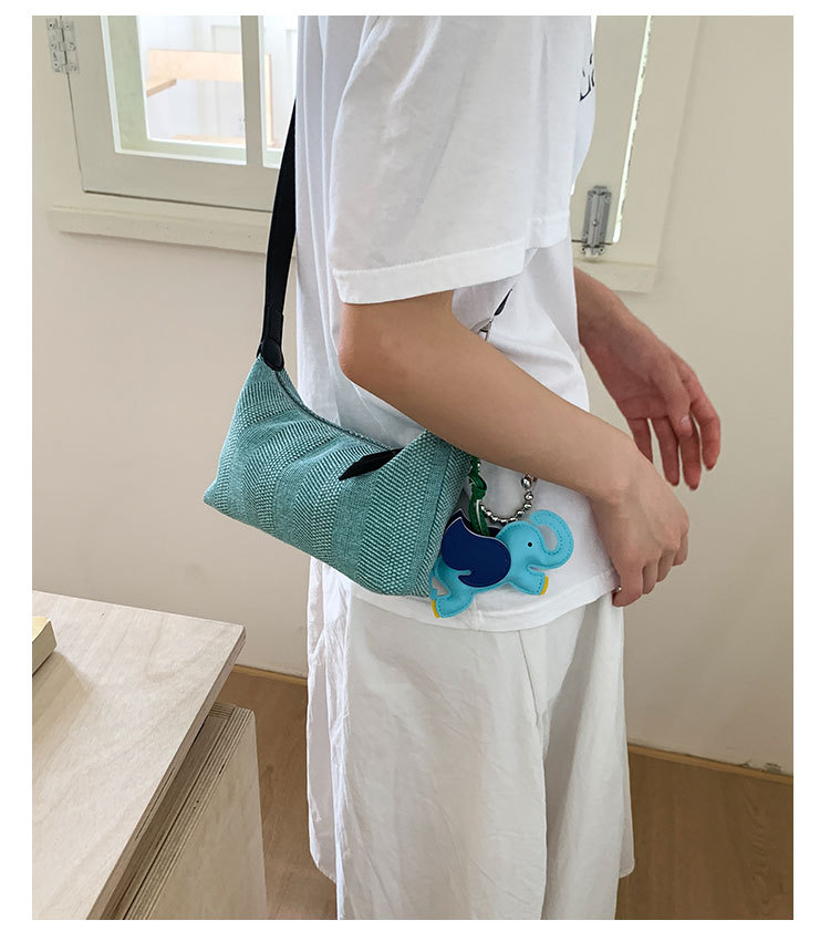A simple, versatile, fashionable and trendy solid-color underarm bag for women, a new summer 2025 stylish and casual woven single-shoulder crossbody bag undefined