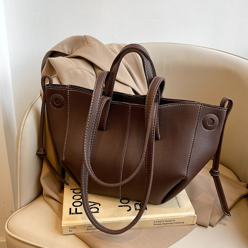Niche Handbag Underarm Bag for Women, New Autumn and Winter Style, Simple Shoulder Bag, Korean Fashion, Large Capacity, Versatile Tote Bag