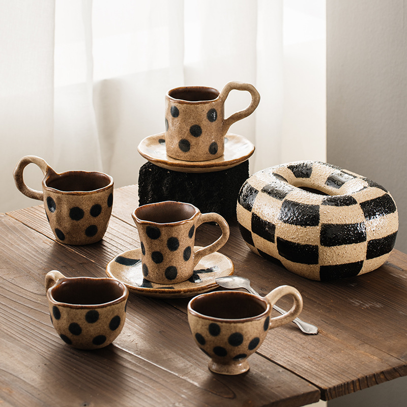 Meijiahui cuadrícula negra y blanca mano cerámica taza de café de alta calidad retro nicho wave point latte taza de menú