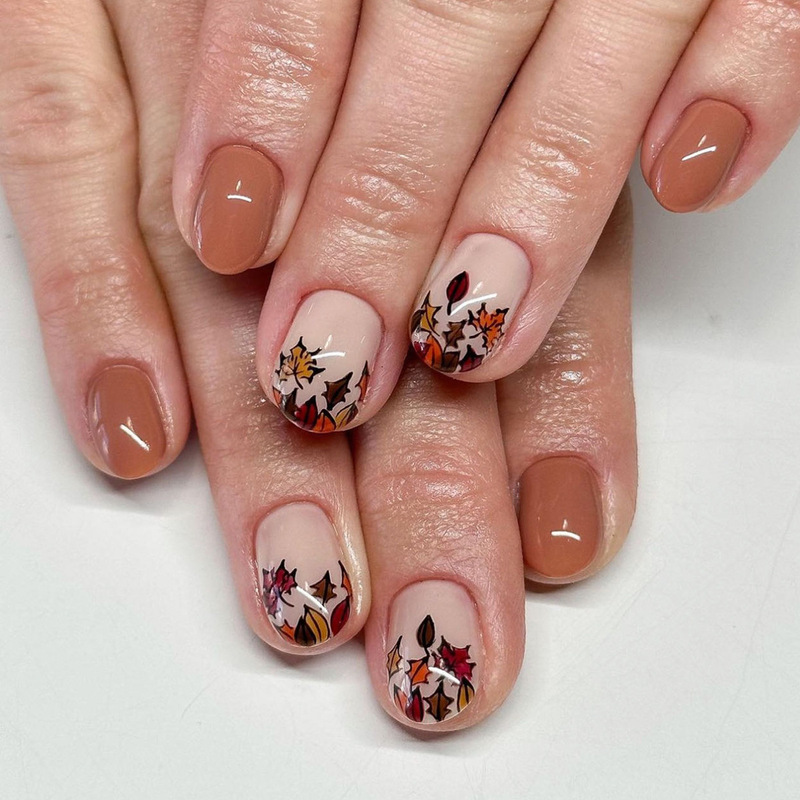 2024 Autumn Coffee Brown Short Square Deciduous Leaf Maple Leaf Design Simple Style Wearing Armor Cute Fake Nails