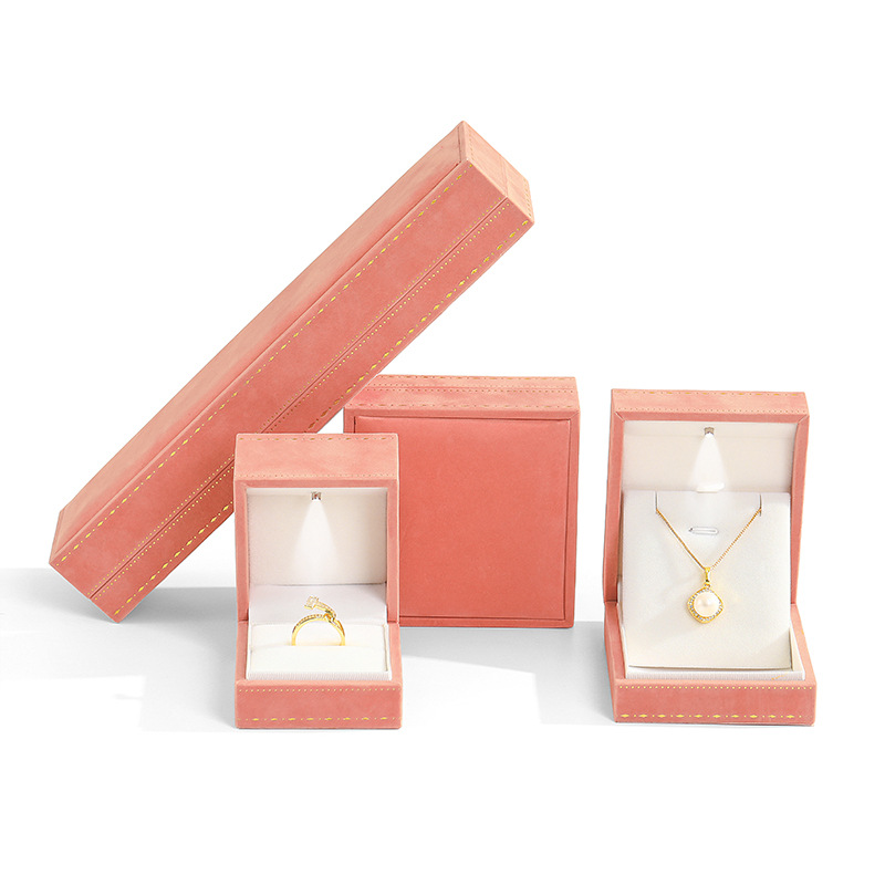 Pink with light; lace bracelet box (90*90*40)