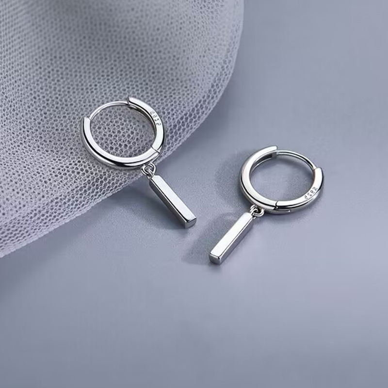 Orecchini a cerchio uomo argento pendenti stile cool elegante_voghion.com