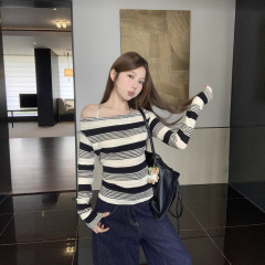kumikumi慵懒风复古条纹一字领长袖T恤女装秋季显瘦百搭露肩上衣