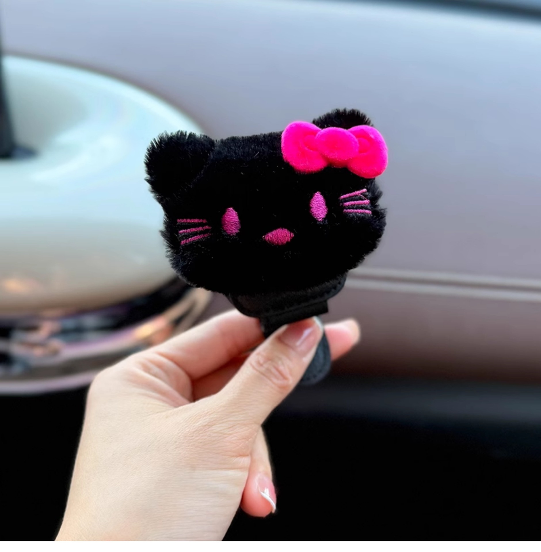 Car-Mounted Glasses Clip for Use in the Car, Sunglasses Holder, Sun Visor Magnetic Clip, Cute and High-End for Women