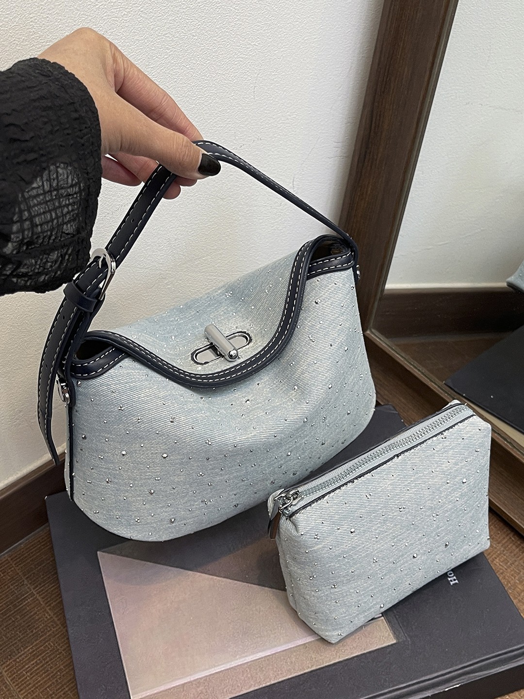 Bolsa de mano de denim coreana simple 2026 nueva moda alta textura extranjera versátil mochila de hombro