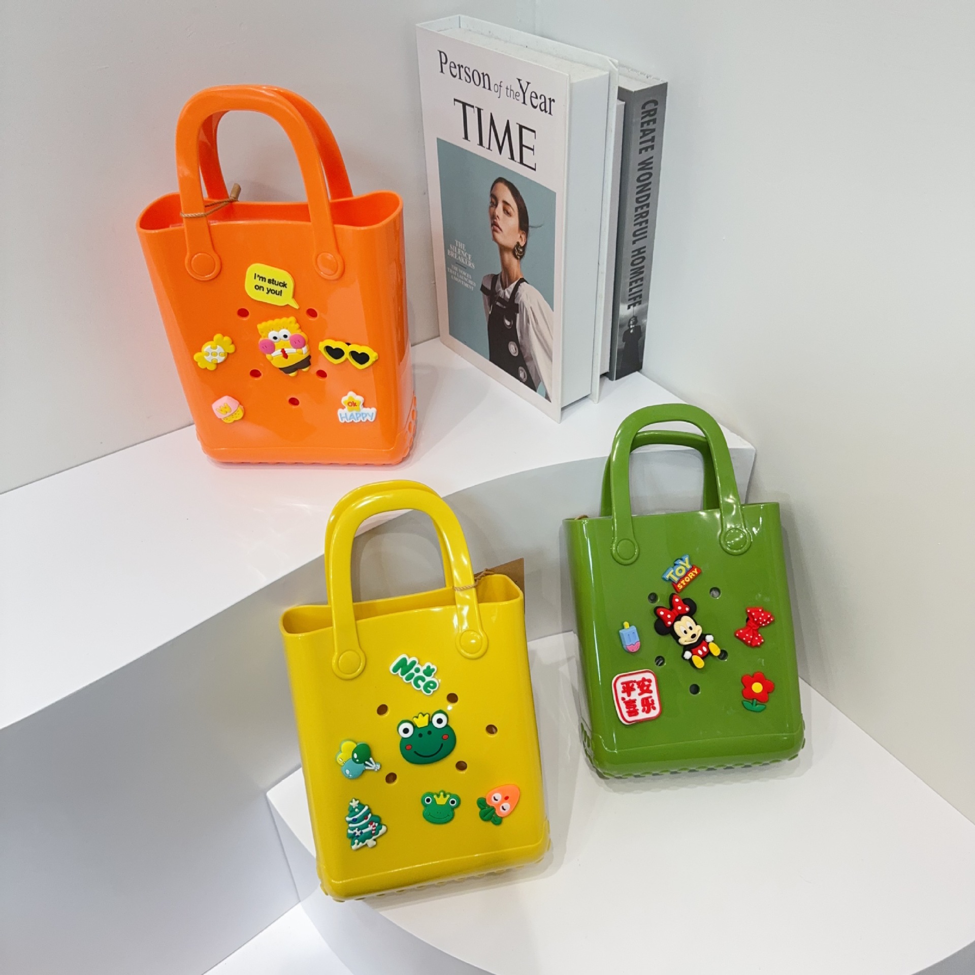 Jelly Bag 2025 New Cross-border DIY Hole Bag, Cartoon Doll, Children's Bag, Beach Baby, Toiletries and Vegetable basket bag Application Scenario